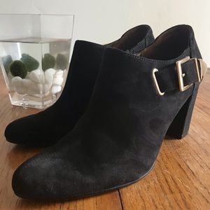 Aerosoles heel rest suede booties